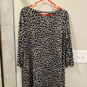 Sweet dress for fall and winter. Non smoking and pet free home